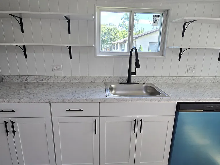 7114 South Dr — Photo 2