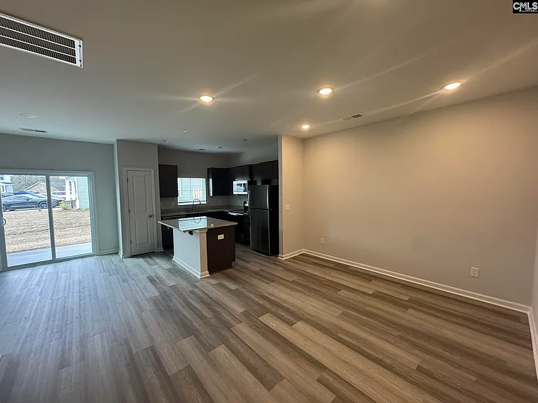 127 Carr Ln — Photo 6