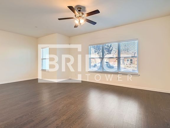 2nd image of 1404 Lake Crest Ln