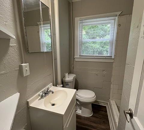 4th image of 1209 Gatewood Ave