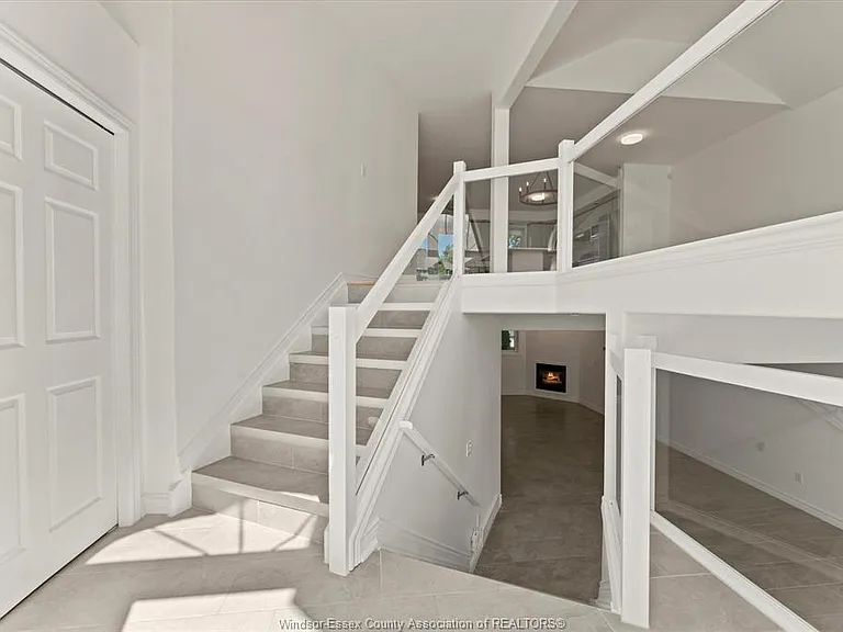 3316 Kenilworth Dr — Photo 3