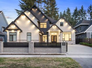 14022 20a Ave, Surrey, BC V4A9S3