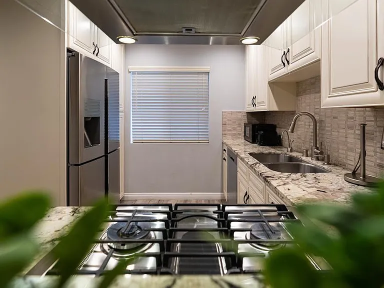 4358 Mammoth Ave #2 — Photo 9