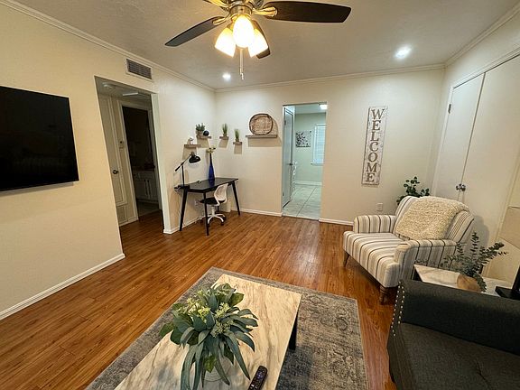 4th image of 6105 N Brookline Ave APT 35