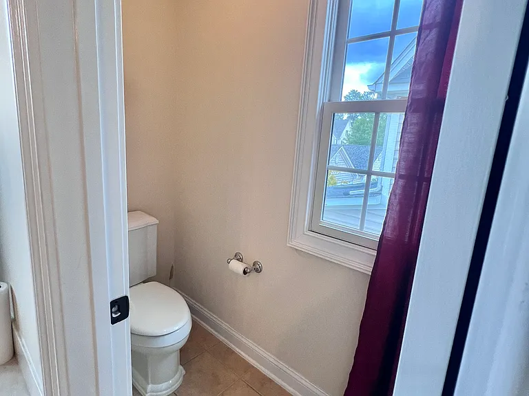 2nd Full Bathroom (Master Bath)_- 2nd floor-Pic 3