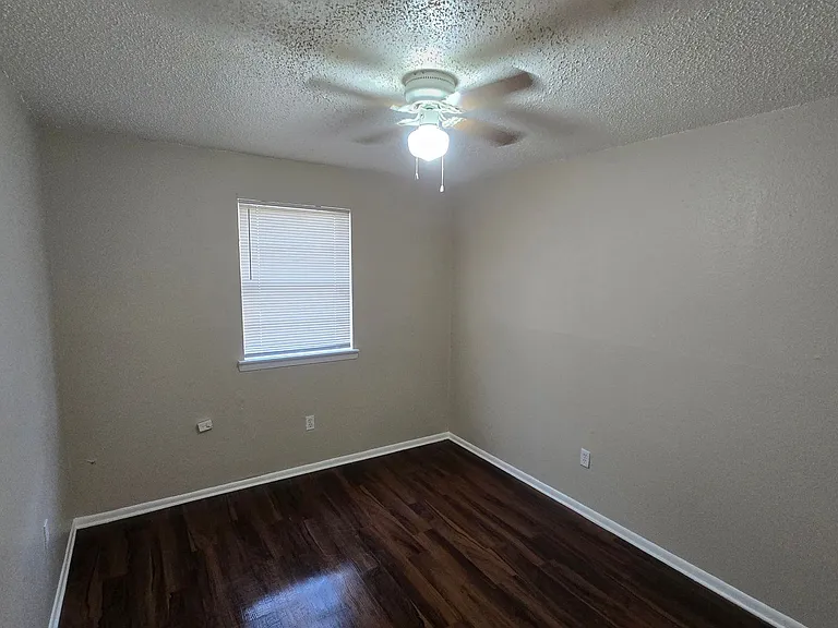 3019 Aspin Dr — Photo 5