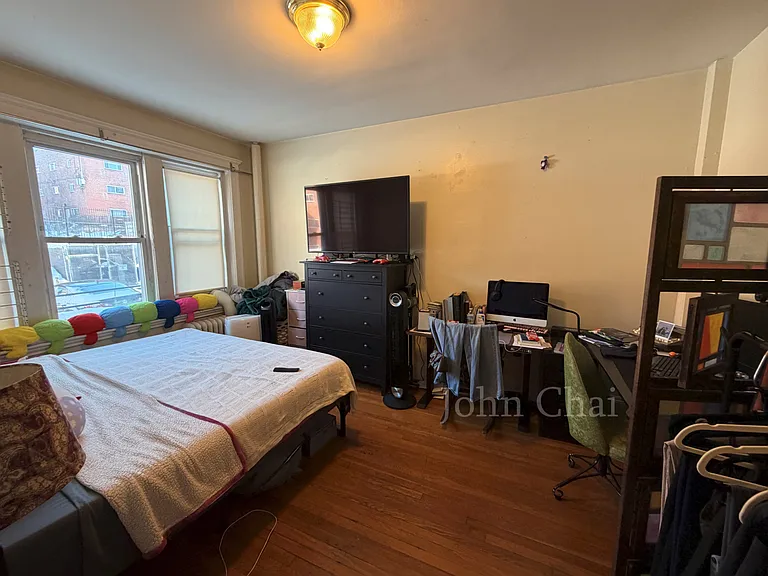 64 Woodstock Ave #9 — Photo 4