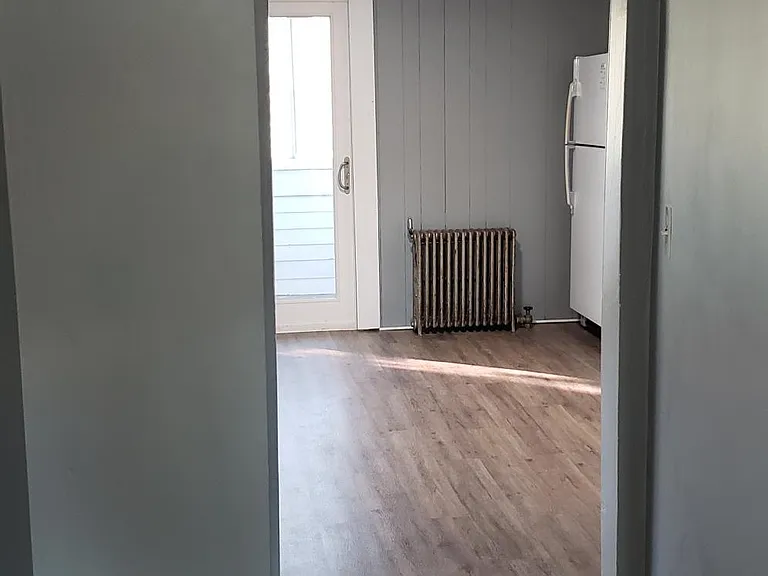 Hallway to kitchen.