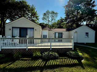 2925 Lakeshore Dr, Gladwin, MI 48624