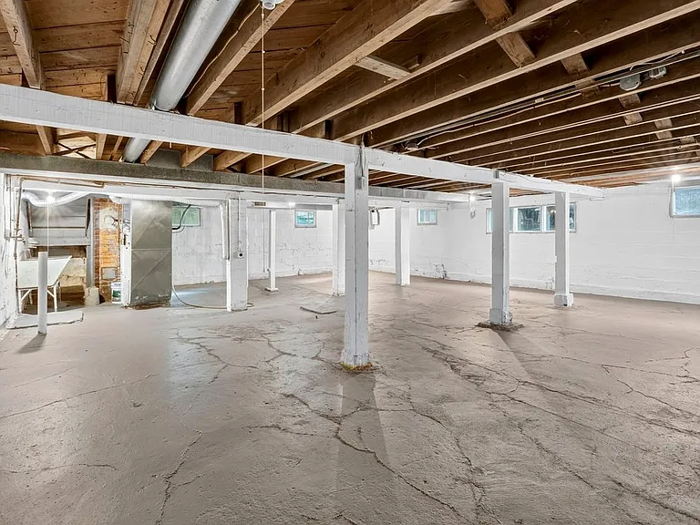 9006 Baroda Ave — Photo 36