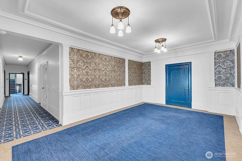 2nd image of 615 Boren Avenue #8