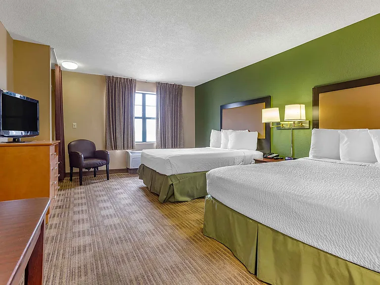 Studio Suite - 2 Full Beds