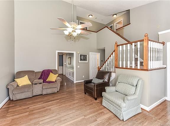 5th image of 9642 Newby Ln