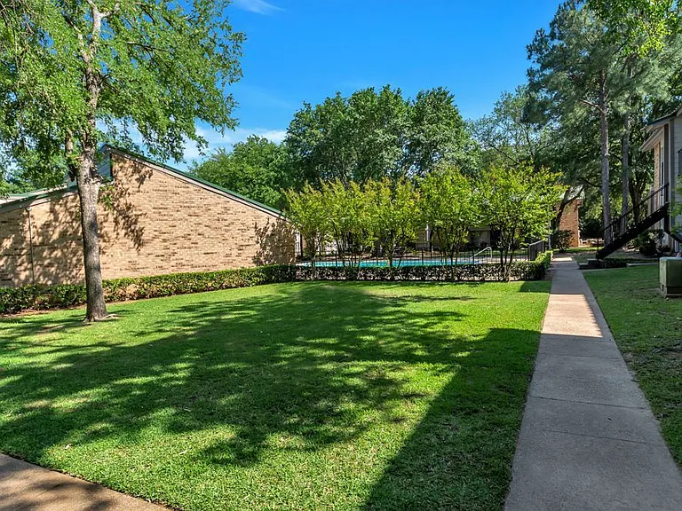 Athena Garden Apartments — Photo 7