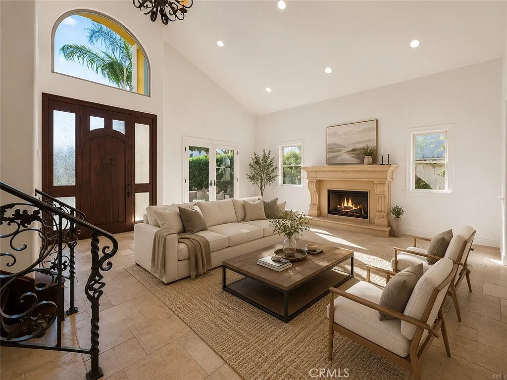5 bed, 3369 sqft, $11,950 — Photo 4