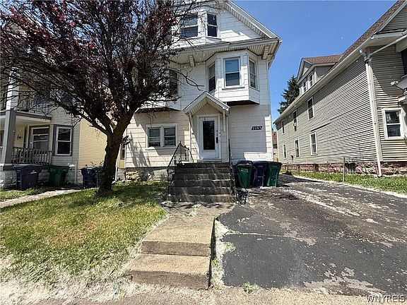 2nd image of 2263 S Park Ave