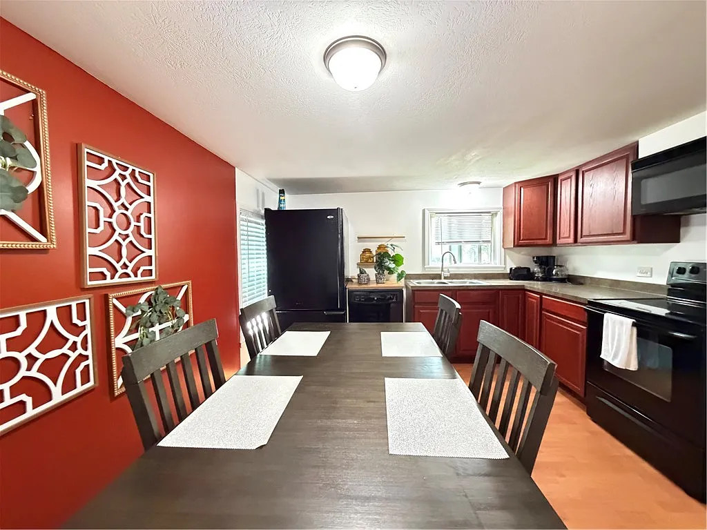 1 bed, 1.0 bath, 1632 sqft, $1,400 — Photo 4