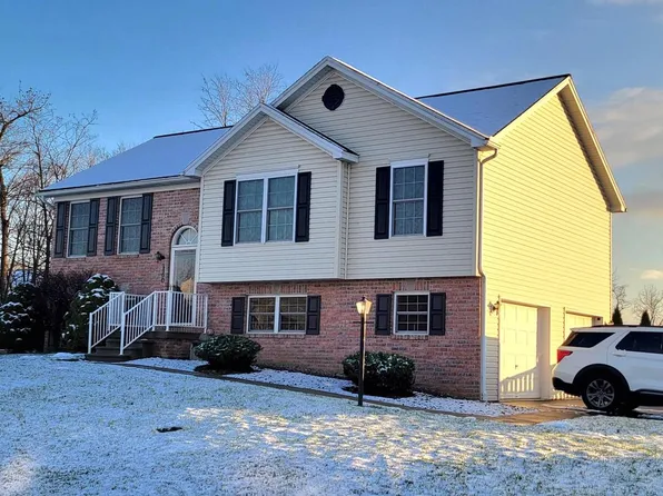 160 Eleahs Xing, Greencastle, PA 17225