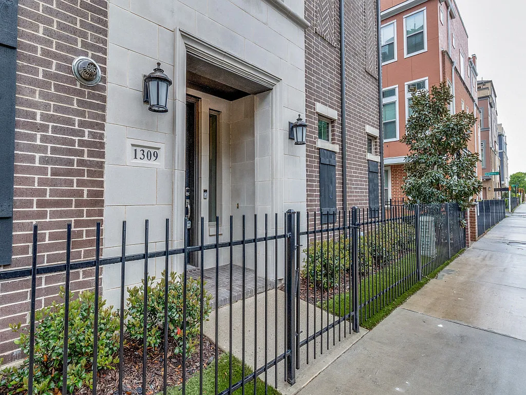 Building Photo - 1309 Arch Pl
