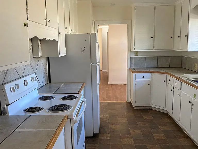 1217 Forestdale Dr — Photo 10