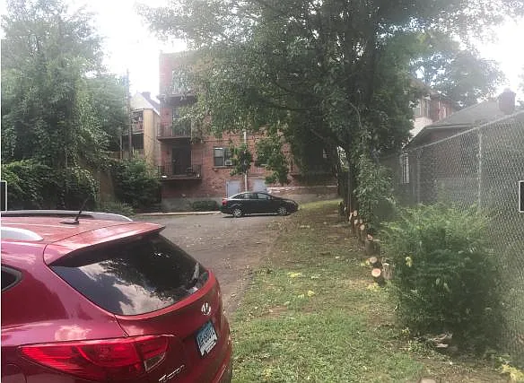 288 Maple Avenue Barry Square Neighborhood #3D — Photo 9