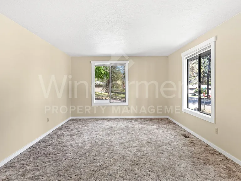 7805 E Upriver Dr — Photo 16