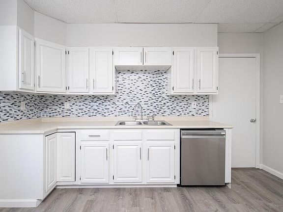 5th image of 56 Thompson St #2