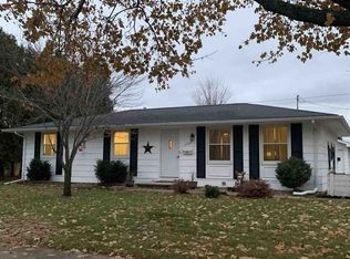 1027 Cardinal St, De Pere, WI 54115