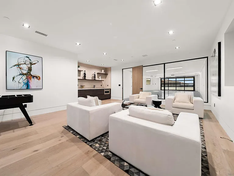 6627 Muirlands Dr — Photo 30
