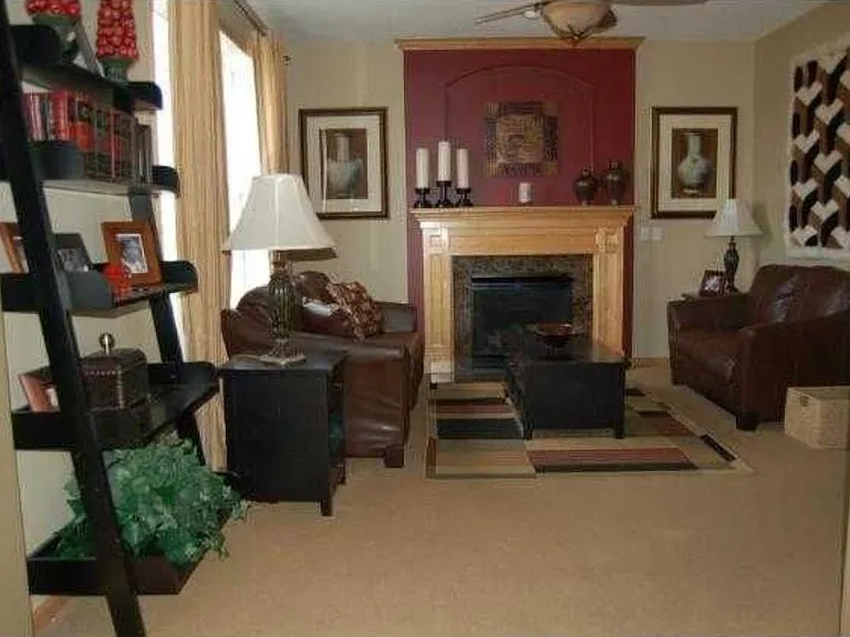 8487 Jonquil Ln N — Photo 9