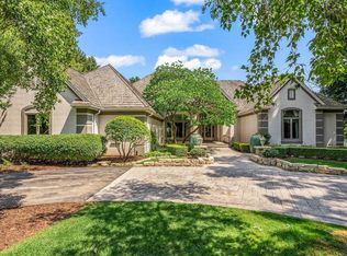 820 Back Bay Rd, Delafield, WI 53018