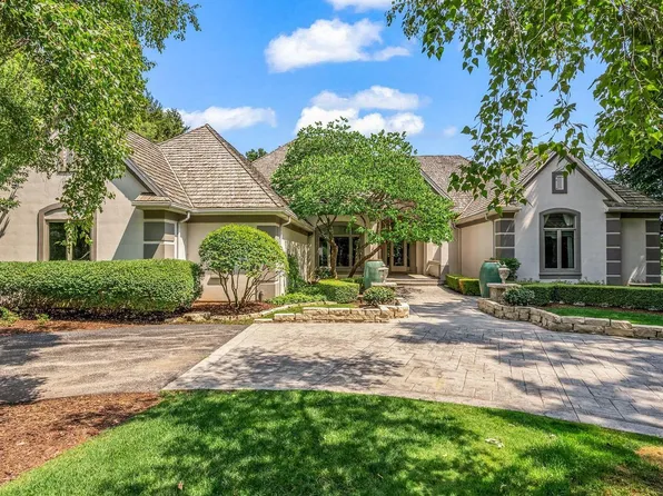 820 Back Bay ROAD, Delafield, WI 53018
