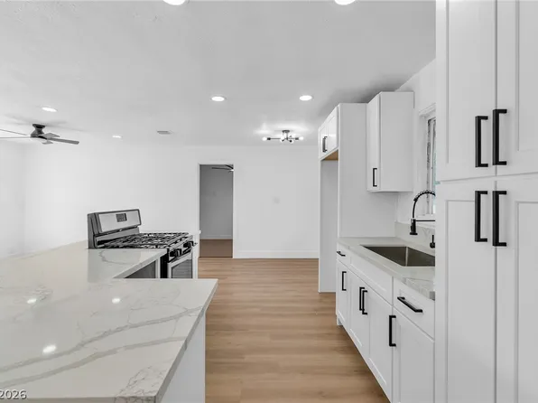 1115 Arrowhead Ave, Las Vegas, NV 89106