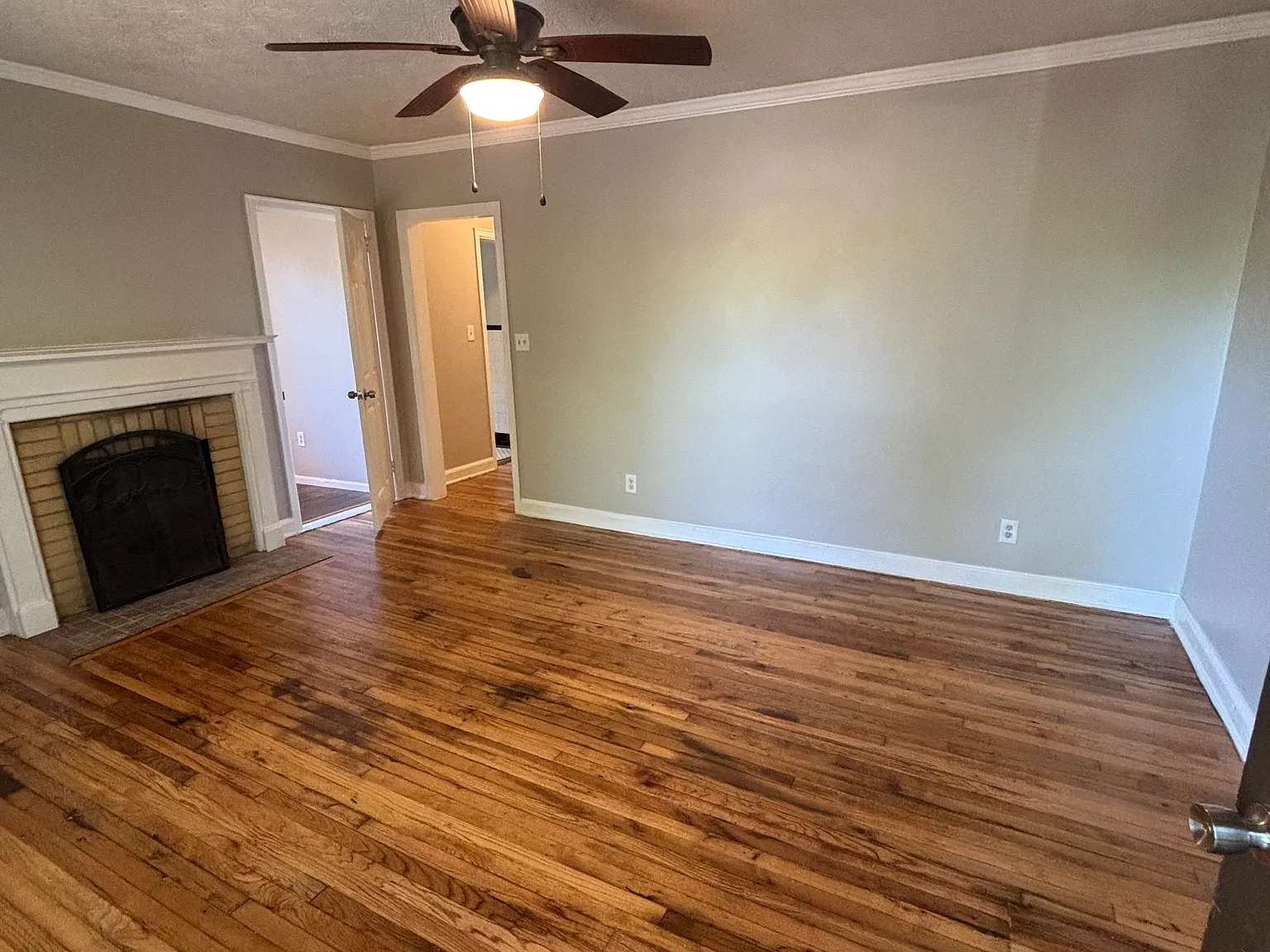 3 bed, 1300 sqft, $1,600 — Photo 2