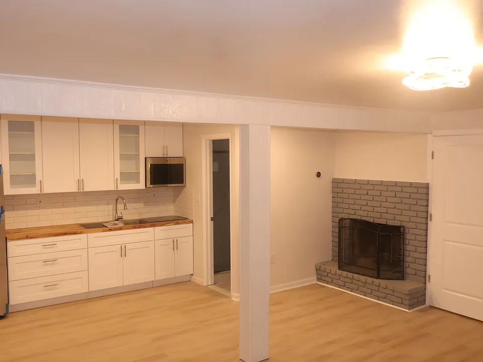 27 Hoyt St