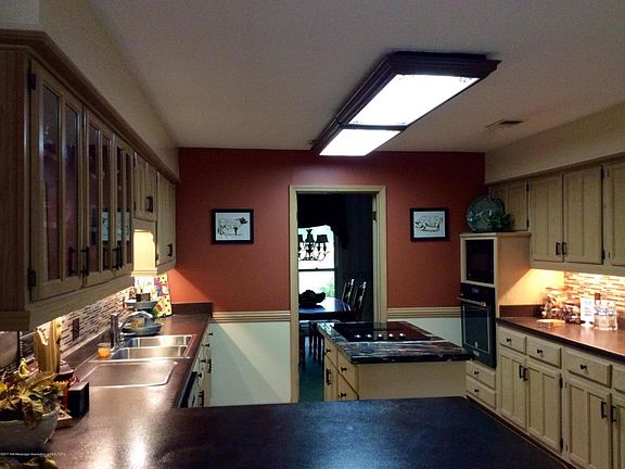 4th image of 6875 Fox Chase Dr