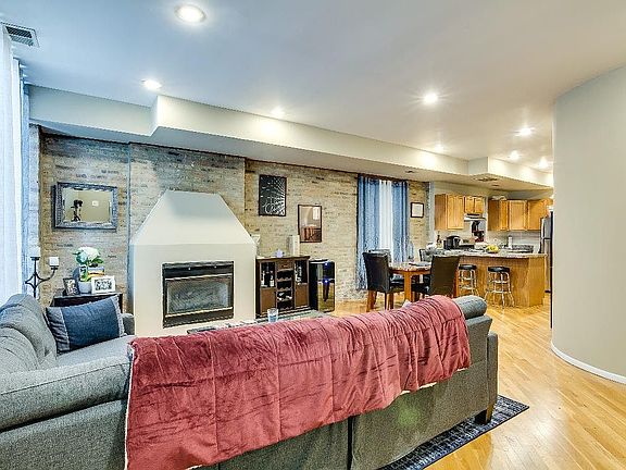 5th image of 2023 W Armitage Ave #2