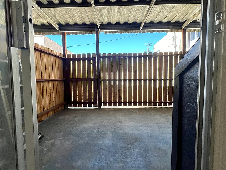 429 W Elk Ave #B — Photo 28