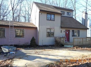 30 Depue Cir, Bushkill, PA 18324