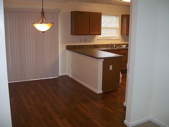 Dining /kitchen bar