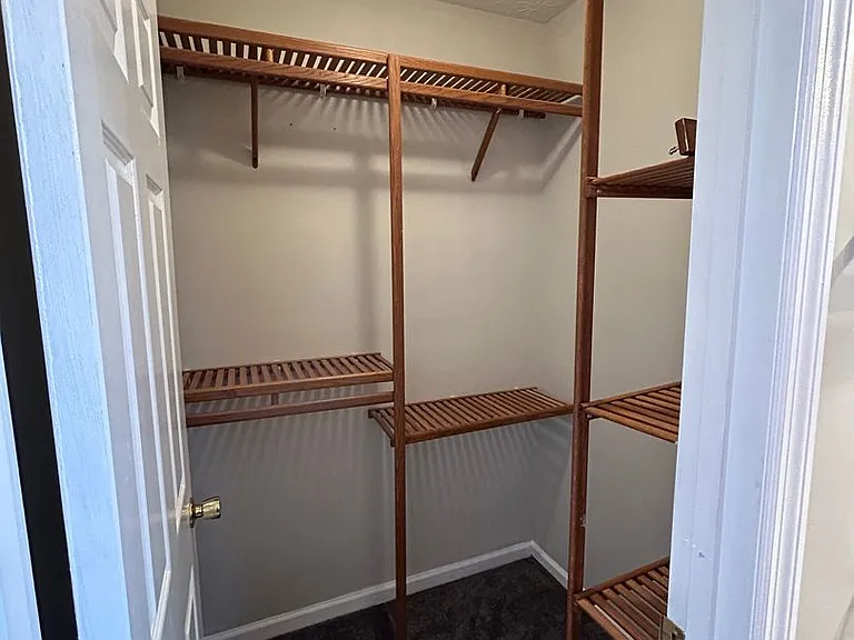 901 Locke Dr — Photo 19