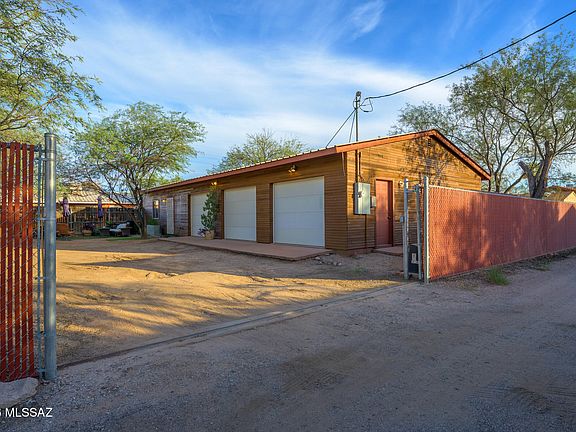 3rd image of 420 S Country Club Rd