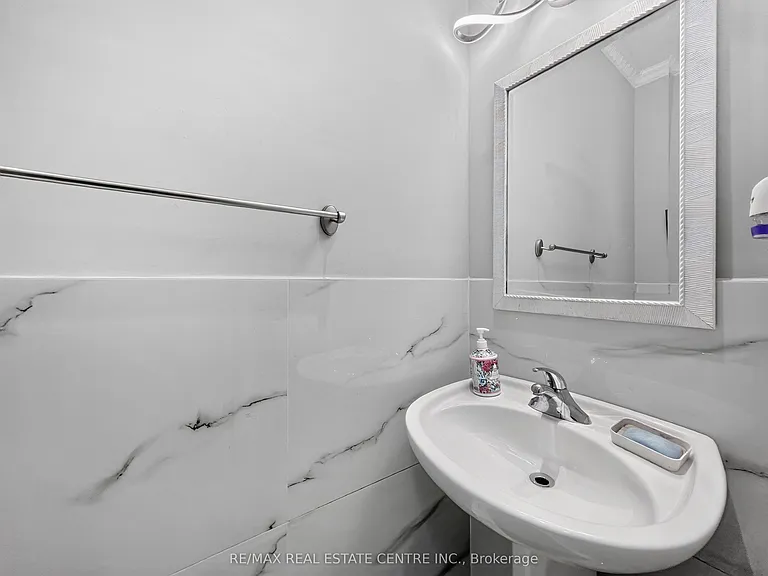 266 Fennamore Ter — Photo 12