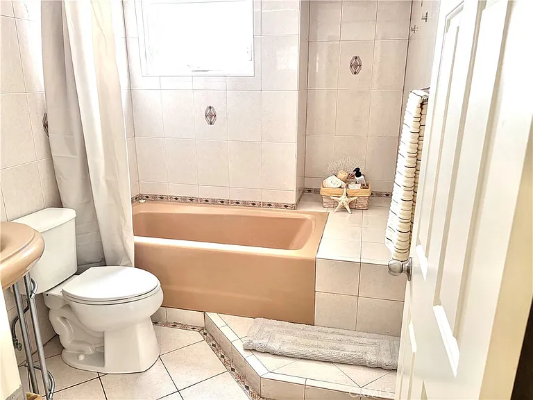425 S Catalina Ave #4 — Photo 16