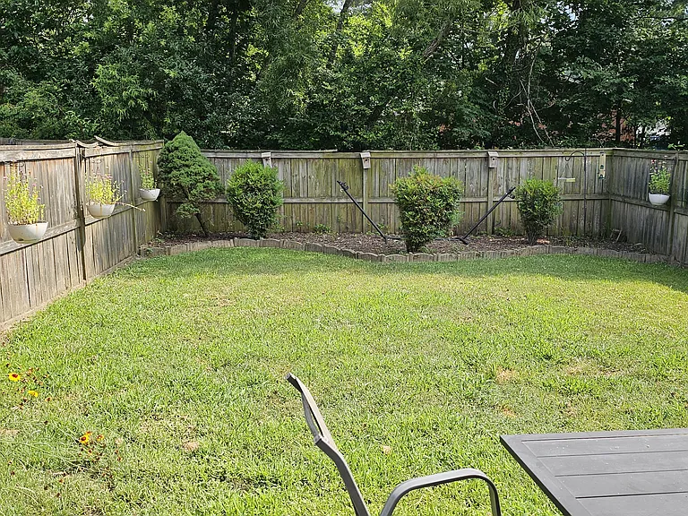 1123 Americus Ave — Photo 2