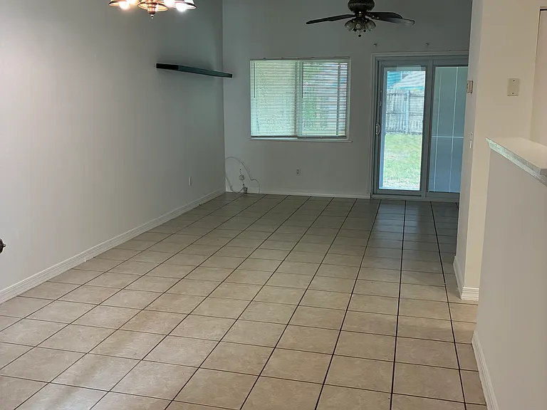 1208 Songbird Ln — Photo 4