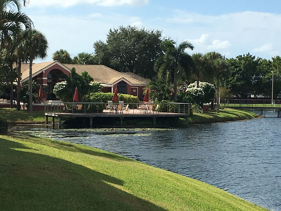 Club House Pool
