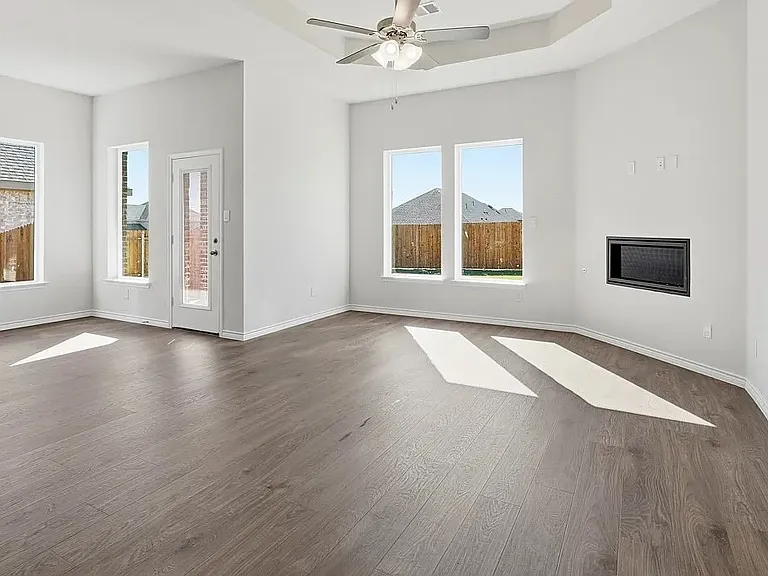 8428 Radiant St — Photo 12