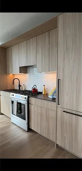 351 N May St #414 — Photo 7