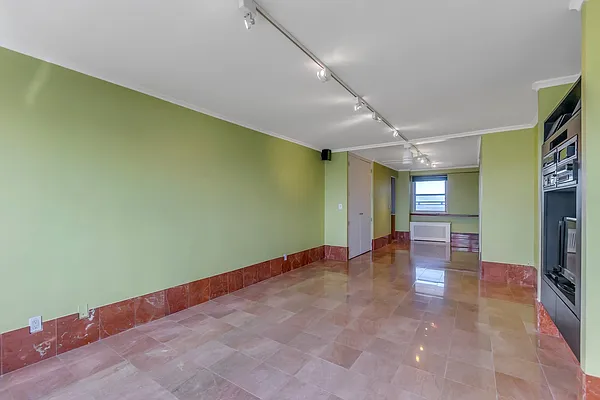 Sold by Christie's International Real Estate Westchester & Hudson Valley | media 23